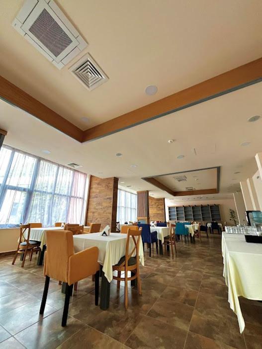 City Plaza Botewgrad Exterior foto